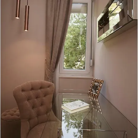 Apartament Izzy *
