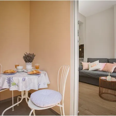 Izzy Apartment *